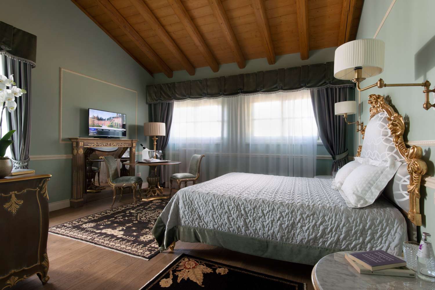 Romeo and Juliet Executive room  Romeo and Juliet Executive room